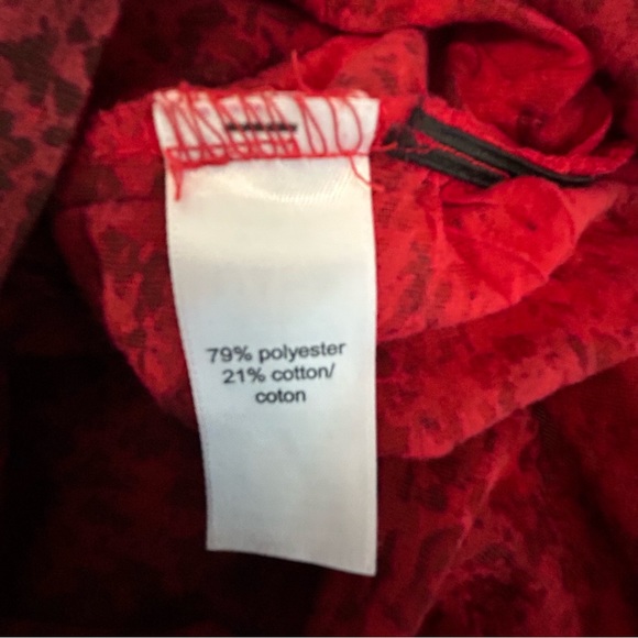 Maurices red black rhinestones one sleeve pattern tee Size L - Picture 9 of 10